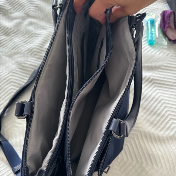 Tumi Tote - Picture 4 of 6